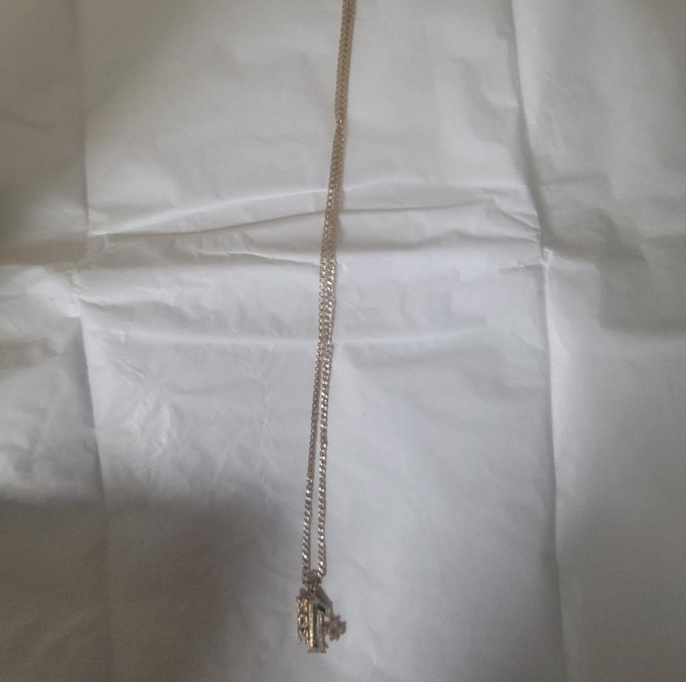 Elegant Silver Chain Necklace